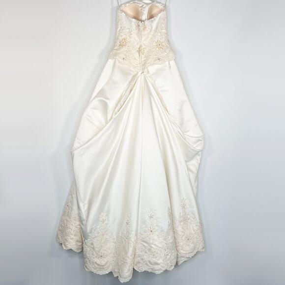 Oleg Cassini Ivory Satin Beaded Beaded Ball Gown Bridal Wedding Dress NWOT - Picture 12 of 16